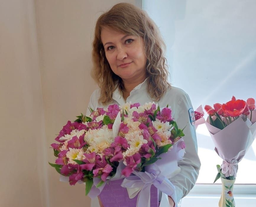 Саратовский врач Елена Любимова получила благодарность президента после выезда в ЛНР Саратовский врач Елена Любимова получила благодарность президента после выезда в ЛНР